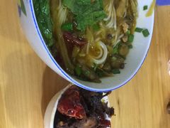 -越洋肖氏老米线(杨家坪店)