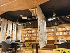 -新华里咖啡书吧(新华书店小寨店)