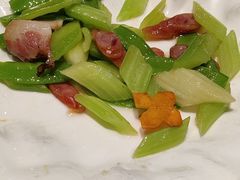 腊味荷兰豆-红菜坊·烤鸭·川鲁宴(石园店)