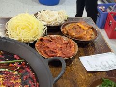 -黄潇洒老火锅(九眼桥宏济巷店)
