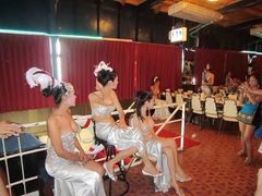 -金东尼人妖秀