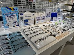 -诺柯视眼镜-蔡司依视路官方工厂店(淞南一店)