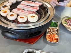 -围炉肉舍•炭烤活鳗•丹东海鲜烤肉(步行街店)