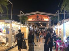 -席娜卡琳火车铁道夜市