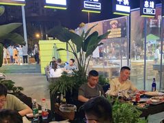 -何师烧烤·香辣蟹·川菜·30年老品牌(太古里旗舰店)