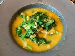 豌豆黄浸豌豆尖-半山腰·云南菜(侨福芳草地店)