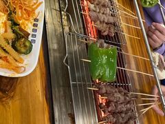-哈尔滨小酒馆·鲜肉现穿自助烧烤(康新花园店)