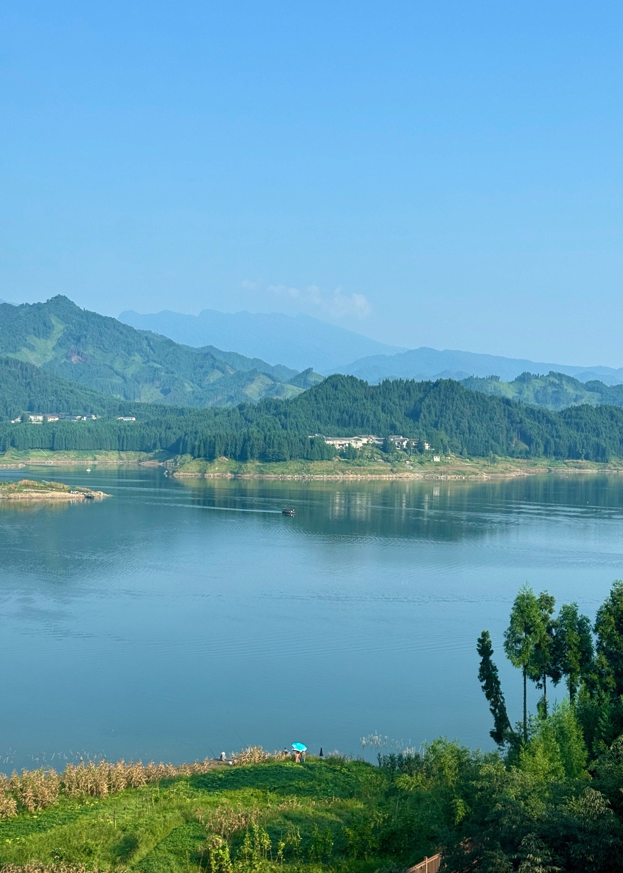 瓦屋山脚下 雅女湖夏日避暑好去处