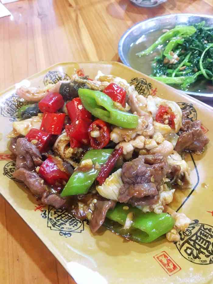 真好吃牛杂(虎丘店)-"这个分店前面有停车场,停车方便.喜欢这里.