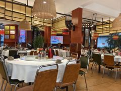 -刘姐啤酒鱼民族演艺餐厅(西街总店)