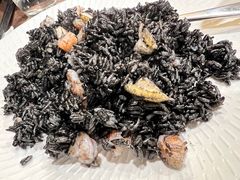 墨鱼汁海鲜炒饭-麟1929(外滩店)