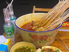 -拈签一笑黄牛肉辣卤串串