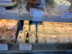 -红宝石·鲜奶小方·海派西点房(丰庄店)