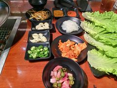 -肉甲韩国木炭烤肉(新壹街1店)