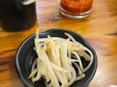-丽虹云南过桥米线(兴工街店)