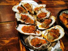 蒜茸烧生蚝-老东镇啤酒屋海鲜加工·蒸汽海鲜·海鲜烧烤(台东店)