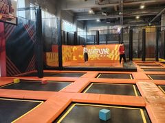 -嗨翻Hi-Fun竞技主题乐园·蹦床亲子生日轰趴(国光1937店)