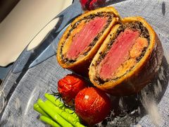 惠灵顿牛排-弦月窗LUNETTE BY AMANDA(复兴路店)