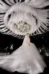-Lady  Jane高端婚纱礼服馆