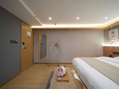 -闲隅江景艺术酒店(解放碑洪崖洞总店)