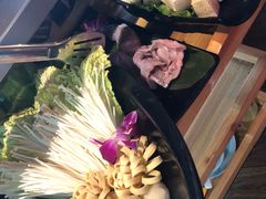 -三人行骨头王火锅(长寿店)
