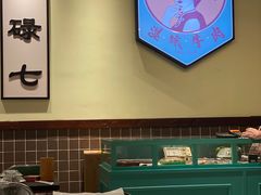 大堂-何妹湿辣牛肉·粤式烧烤砂煲(桂雅路店)