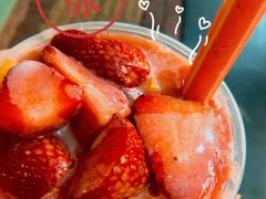 草莓果肉-十二中草莓冰·红豆沙冰屋(十二中店)