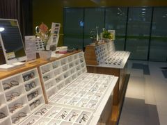 -MiRi眼镜连锁·蔡司·尼康控优点合作店(莘庄店)