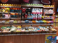 零售区-来伊份(前进西路万象汇店)