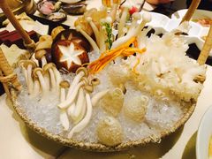 -余欢领鲜火锅(新街口店)