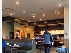 大堂-星巴克臻选(盐城金鹰聚龙湖店)