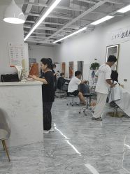 -阿三造型烫染•接发