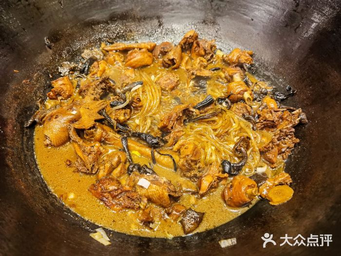 姚稷大铁锅(虹井路店)小鸡炖蘑菇图片