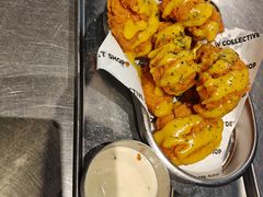 -W COLLECTIVE  DESSERT SHOP