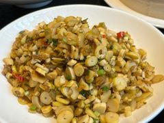 -鱼鲜饭香·招牌汽锅剁椒鱼头王