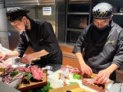 -铭牛烧肉·和牛海鲜自助(高新月牙湖店)