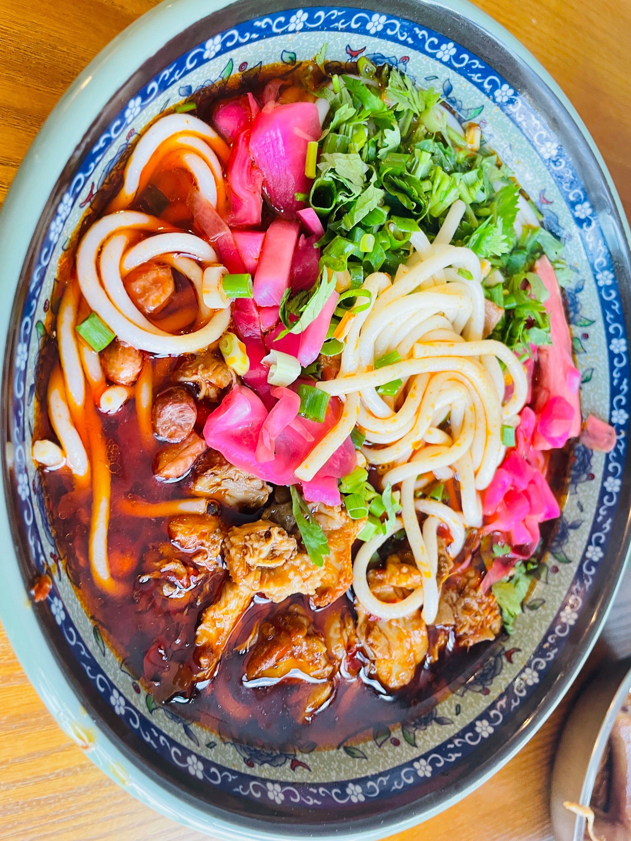 贵州人开的米粉店,辣鸡粉的味道秒回贵州