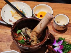 -老滇山寨•云南特色菜•地方菜•民族风情歌舞表演(金碧店)