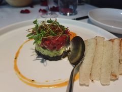 牛肉塔塔配牛油果黑橄榄酱-Solo(衡山路店)