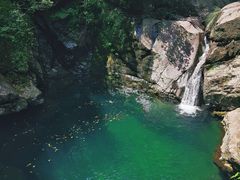 -安吉龙王山峡谷漂流