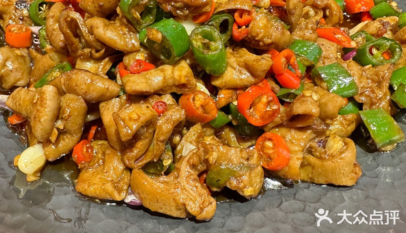 今天在这家湘菜馆打卡，体验了一把正宗的湖南风味