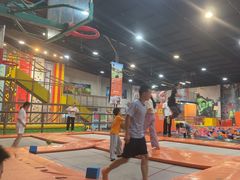 -极限Jump蹦床·新潮玩运动世界·室内乐园·团建·派对中心