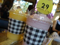 -莓园冰淇淋店