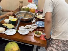 -老何家后安粉·糟粕醋海鲜火锅(三亚湾椰梦长廊店)