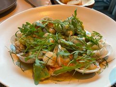 温热海鲜沙拉配牛油果-Mercato莫卡多露台餐厅与酒吧(K11店)