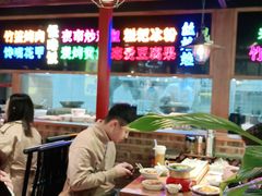 大堂-怪噜范·老贵阳街头名小吃(数博万达店)