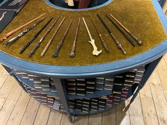 -九又四分之三站台哈利波特商店