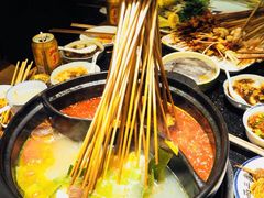 -两三事小郡肝串串香火锅(桂庙店)