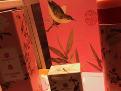 -名创优品(北京新中关购物中心地铁层店)