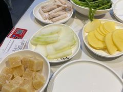 -德林酸菜鱼火锅(南丹店)